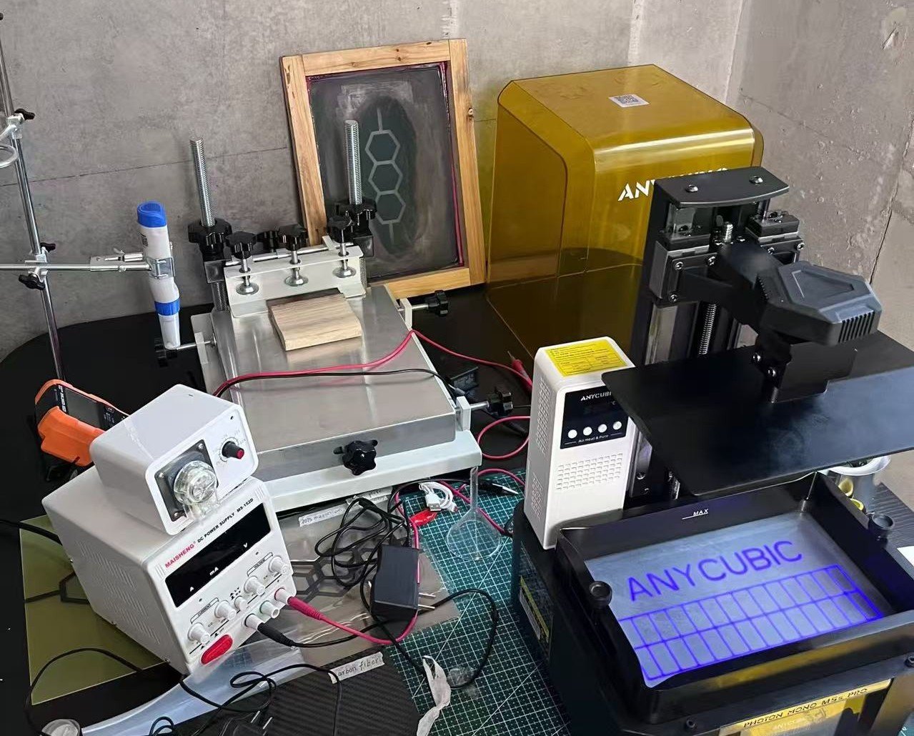 控制原型与材料测试台工作室照片